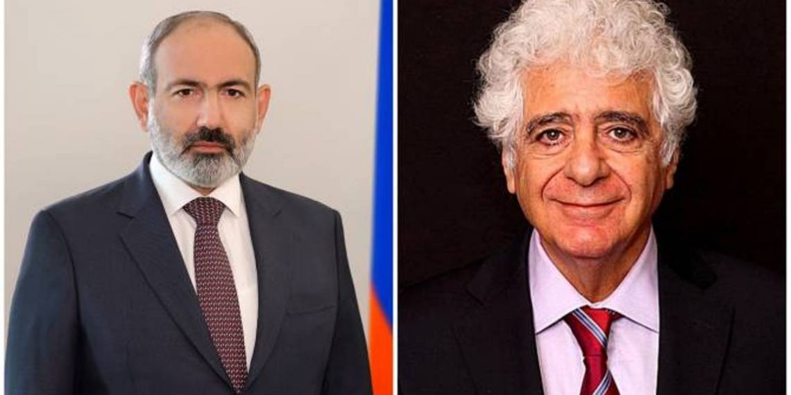 Премьер-министр Армении поздравил Лориса Чкнаворяна с 85-летием