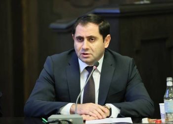 Зарплата военнослужащих-контрактников, прошедших добровольную аттестацию, будет удвоена