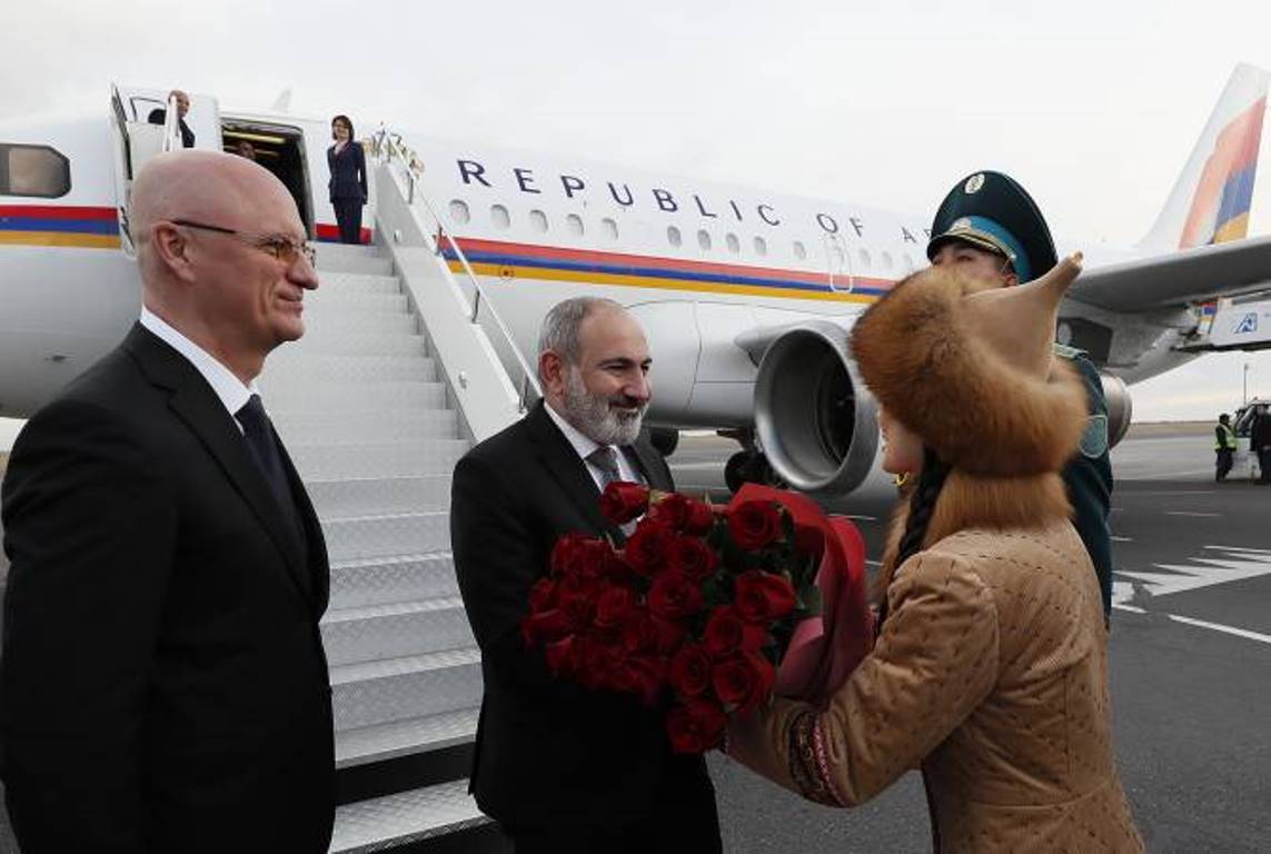 Премьер-министр Армении с рабочим визитом прибыл в Астану
