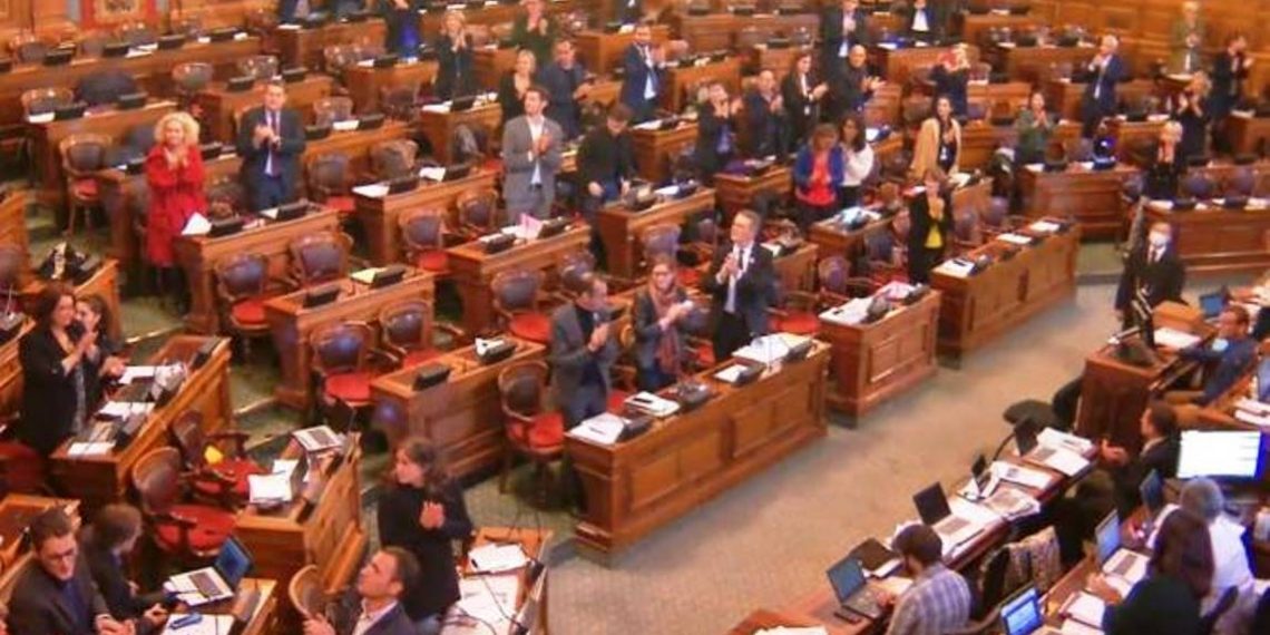 Городской совет Парижа единогласно принял резолюцию в защиту армянского народа