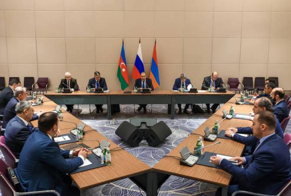 В Астане началась встреча министров иностранных дел Армении, России и Азербайджана