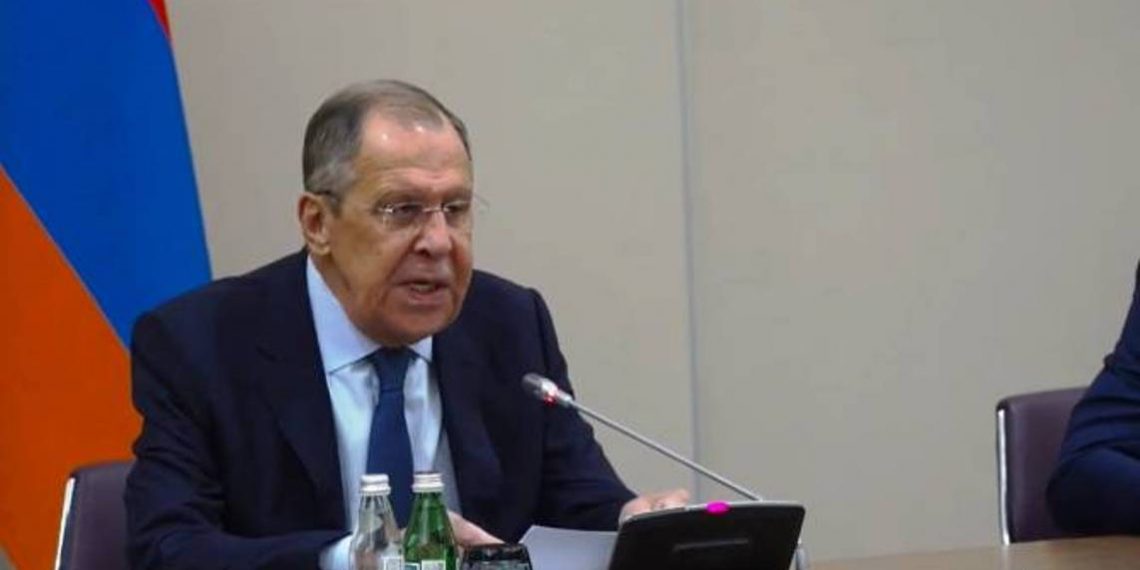 Лавров уверен, что эта трехсторонняя встреча поможет лучше понять, как двигаться вперед