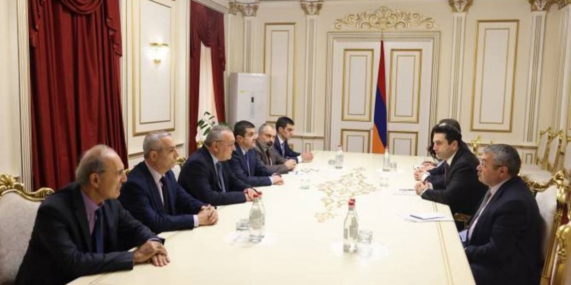 Председатель Национального собрания Армении принял коллег из Арцаха