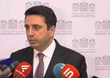 Азербайджан по многим вопросам имеет постоянную связь с властями Арцаха: Ален Симонян