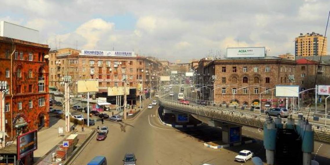 18 октября возобновится движение по эстакаде, соединяющей пр.Маршала Баграмяна с ул.Касьяна