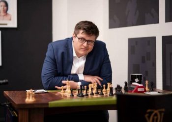 Севьян и Аронян вновь разделили  с соперниками очки