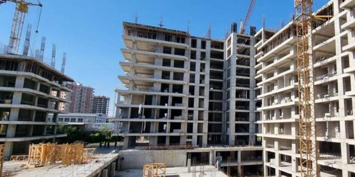 Снижение госпошлины на импорт цемента поможет решить проблему дефицита для застройщиков. Депутат