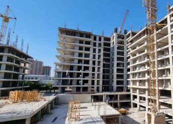 Снижение госпошлины на импорт цемента поможет решить проблему дефицита для застройщиков. Депутат