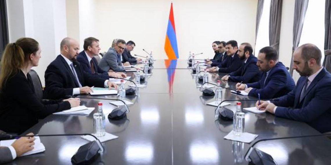 Министр иностранных дел Армении принял членов миссии ЕС по технической оценке