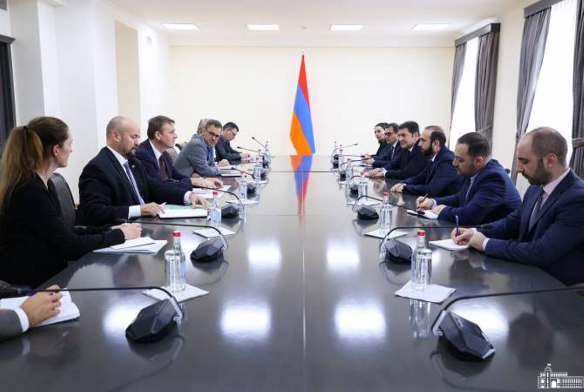 Министр иностранных дел Армении принял членов миссии ЕС по технической оценке