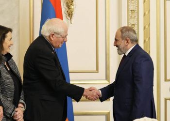 На встрече с Николом Пашиняном Дэвид Прайс подчеркнул необходимость возвращения азербайджанских сил на исходные позиции