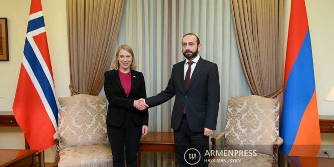Министры иностранных дел Армении и Норвегии провели приватную беседу