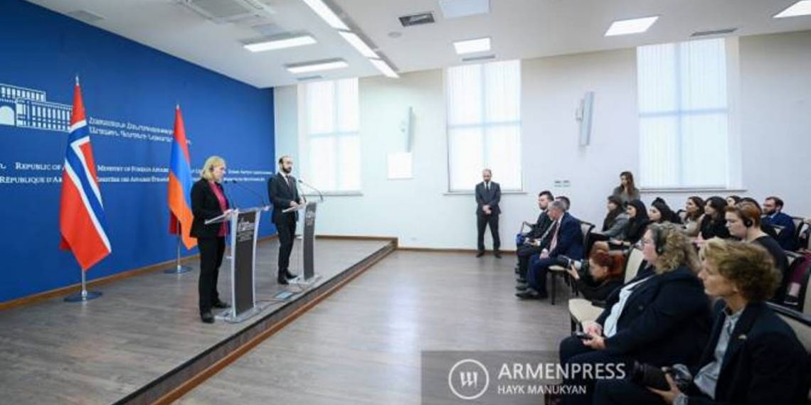 Азербайджан не предлагает дорогу с теми же установками, что Лачинский коридор: Арарат Мирзоян