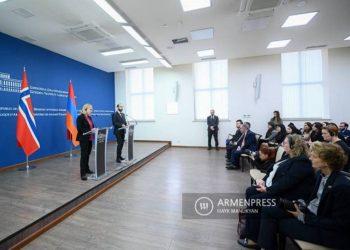 Азербайджан не предлагает дорогу с теми же установками, что Лачинский коридор: Арарат Мирзоян