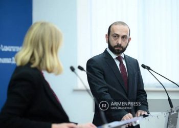 Наряду с дипломатическими контактами, постоянно наблюдается неконструктивное поведение Азербайджана: глава МИД Армении