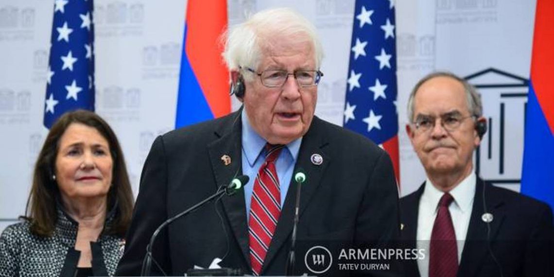 США требуют от азербайджанских ВС возвращения на исходные позиции: Дэвид Прайс