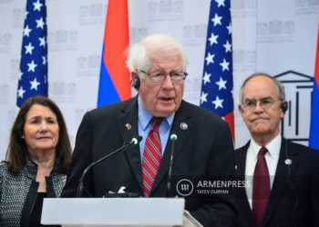 США требуют от азербайджанских ВС возвращения на исходные позиции: Дэвид Прайс