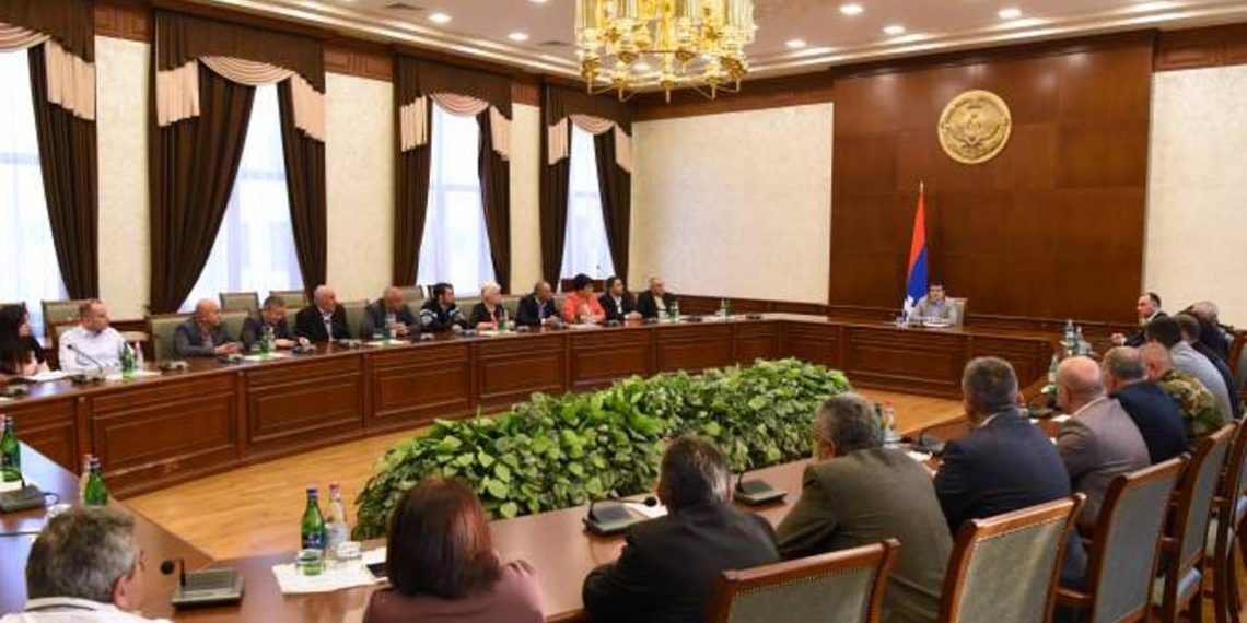 Президент Республики Арцах встретился с членами новосозданного Общественного совета