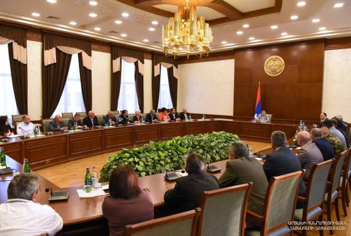 Президент Республики Арцах встретился с членами новосозданного Общественного совета