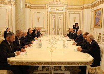 Министр ИД Ирана встретился в Ереване с премьер-министром Армении