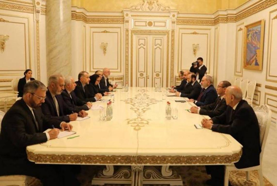 Министр ИД Ирана встретился в Ереване с премьер-министром Армении