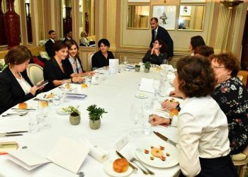 Анна Акопян в Париже встретилась с армянскими женщинами – общественными деятелями Франции