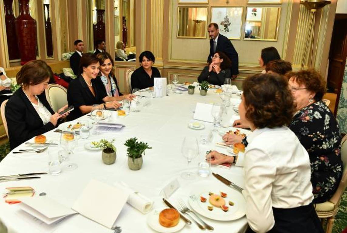 Анна Акопян в Париже встретилась с армянскими женщинами – общественными деятелями Франции