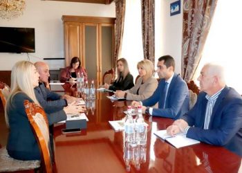 Губернатор Гегаркуника принял исполнительного директора Армянского общества Красного Креста