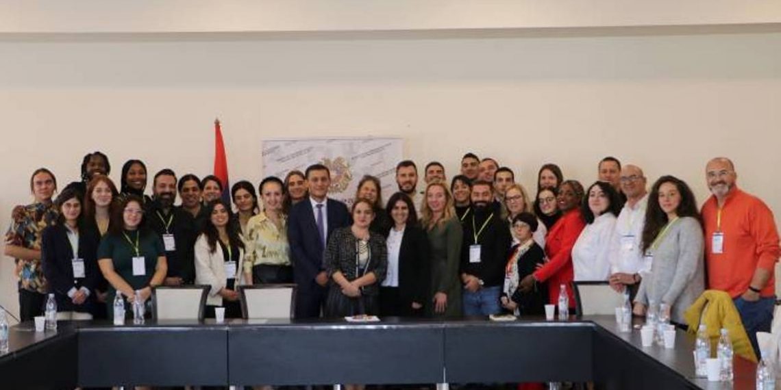 Замминистра ОНКС принял молодых людей из разных стран, прибывших в Армению в рамках программы «Эразмус+»