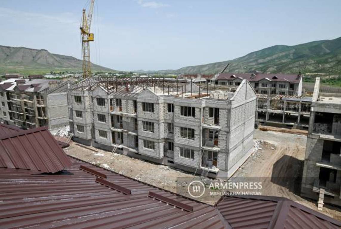 Сколько квартир будет сдано в Арцахе в этом году, и какие строительные программы ожидаются: министр градостроительства