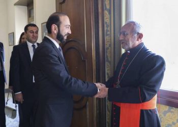 Глава МИД Армении встретился с Католикосом-патриархом Дома Киликийского Армянской Католической церкви