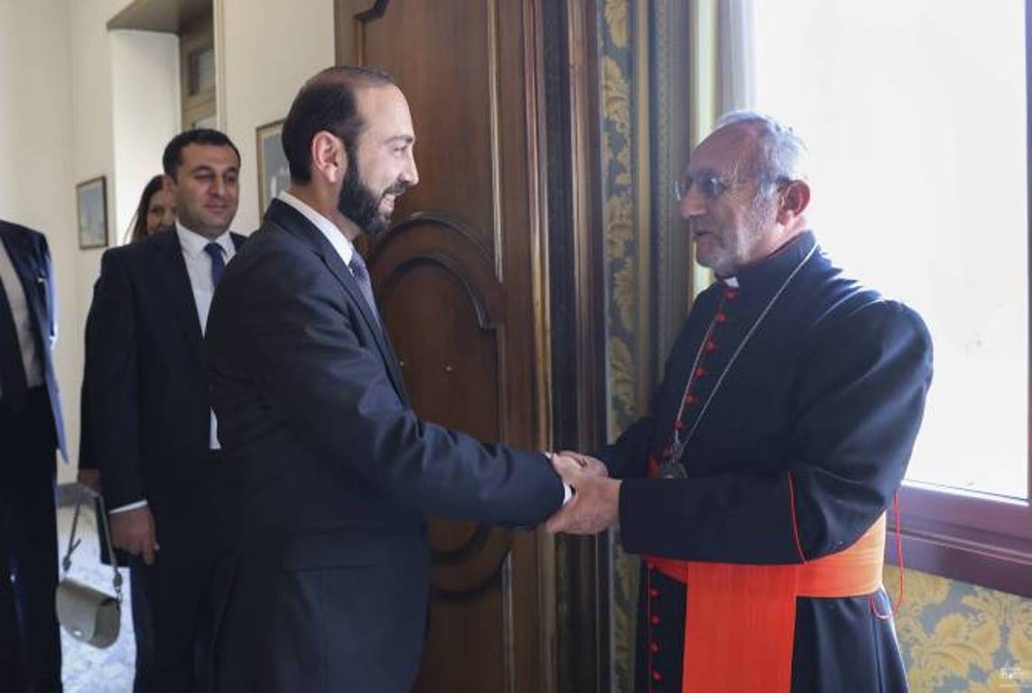 Глава МИД Армении встретился с Католикосом-патриархом Дома Киликийского Армянской Католической церкви
