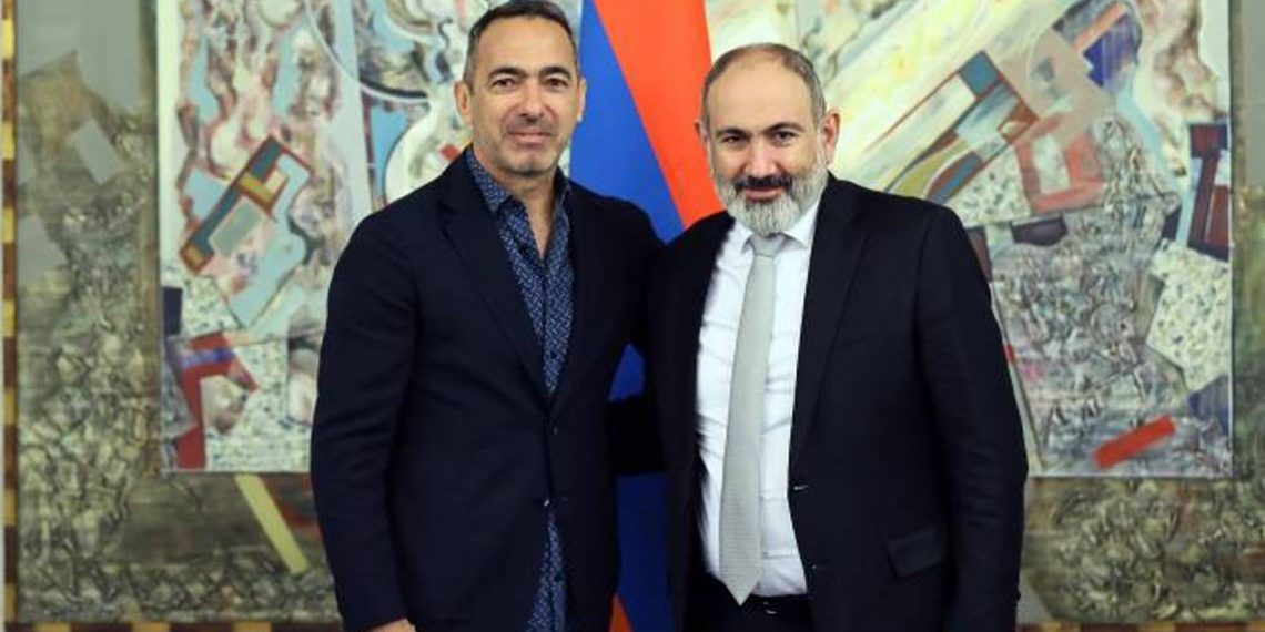 Никол Пашинян и Юрий Джоркаефф на встрече в Ереване обсудили развитие футбола в Армении
