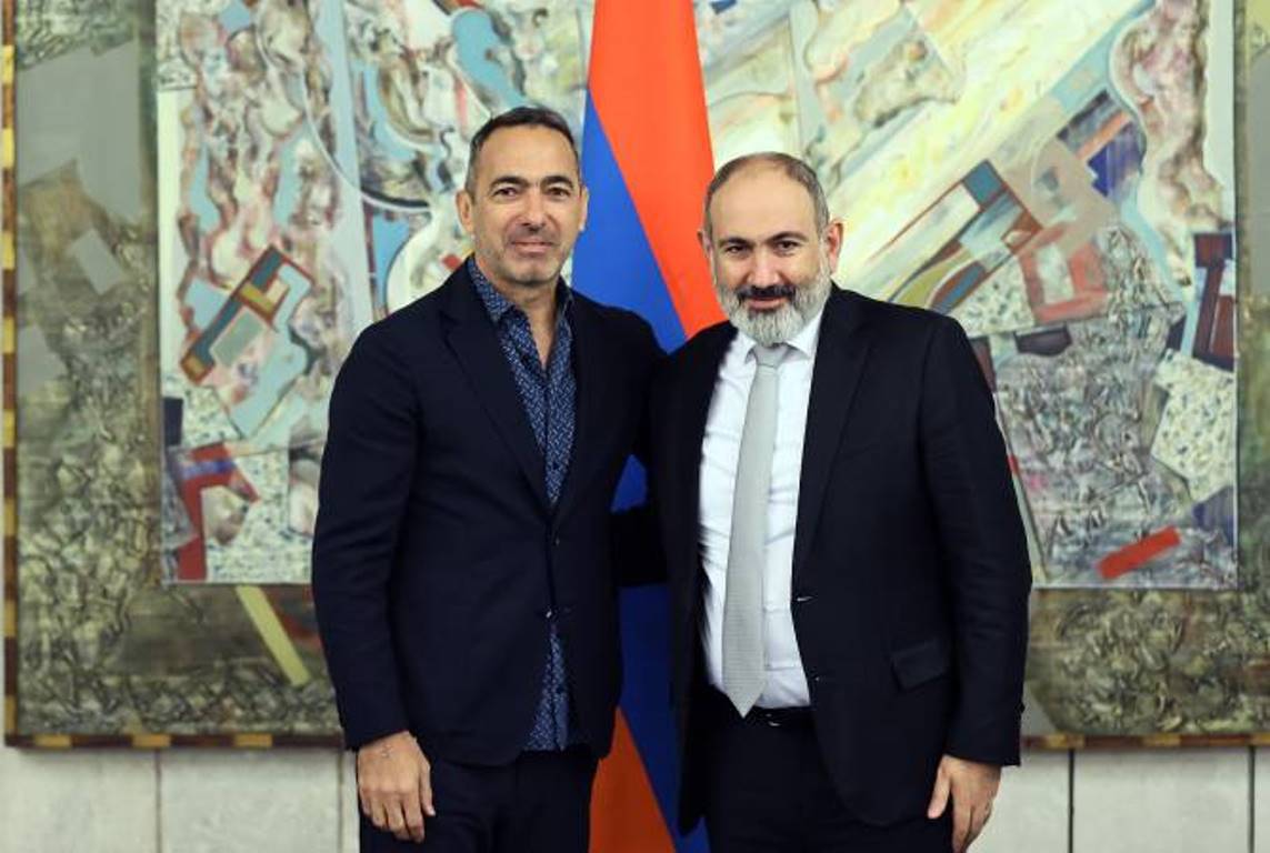 Никол Пашинян и Юрий Джоркаефф на встрече в Ереване обсудили развитие футбола в Армении