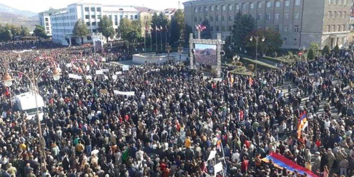 Многотысячный митинг  на площади Возрождения Степанакерта   (прямая трансляция)