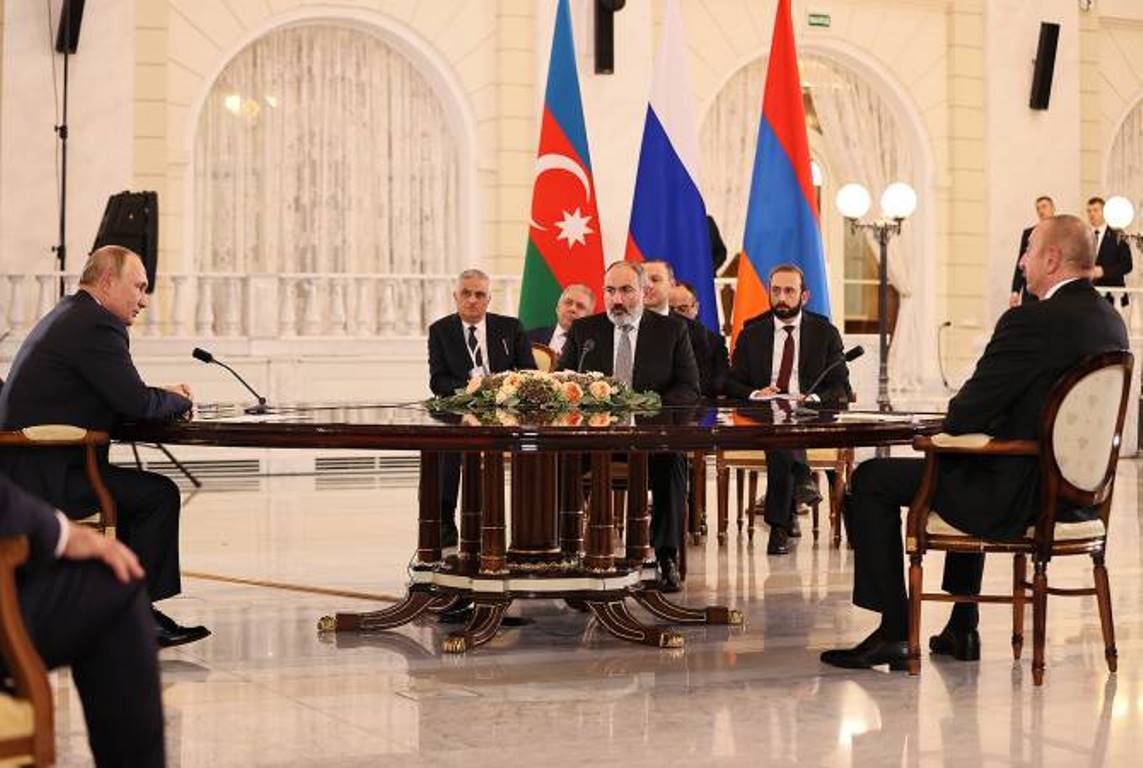В Сочи началась трехсторонняя встреча лидеров Армении, РФ и Азербайджана
