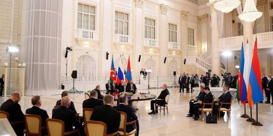 По итогам трехсторонней встречи премьера Армении, президентов РФ и Азербайджана в Сочи принято совместное заявление