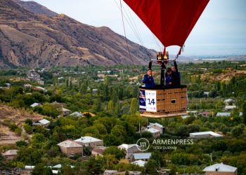Разноцветные и сказочные воздушные шары в небе Гарни: продолжается международный фестиваль «Открой Армению с небес»