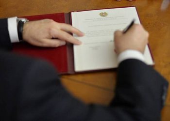 Присяги недостаточно – нужна еще и подпись