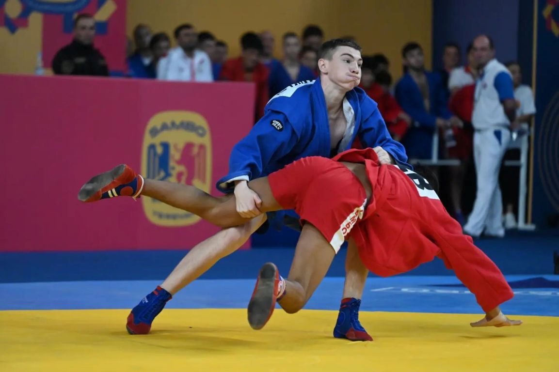 Армянские самбисты завоевали 20 медалей на домашнем мировом первенстве