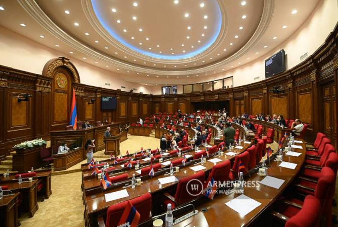 Продлевается срок службы сотрудников СНБ Армении