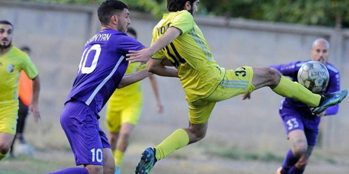«Урарту» остается лидером Премьер-лиги Армении по футболу