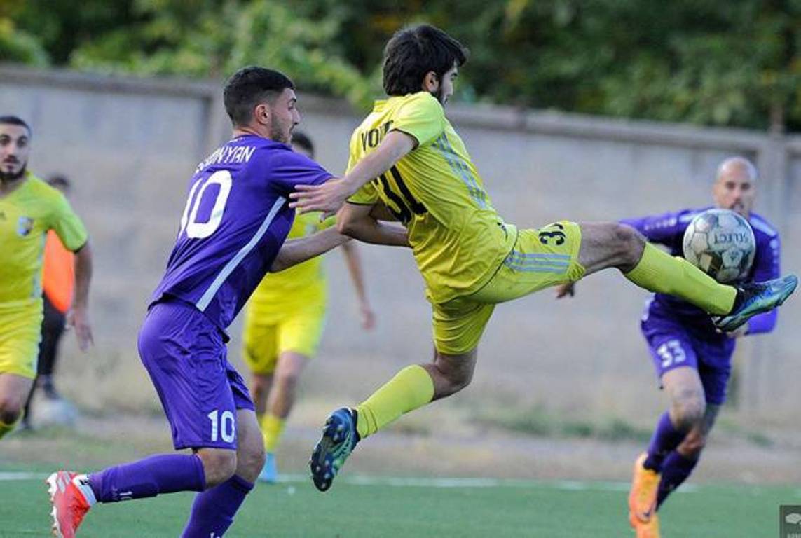 «Урарту» остается лидером Премьер-лиги Армении по футболу
