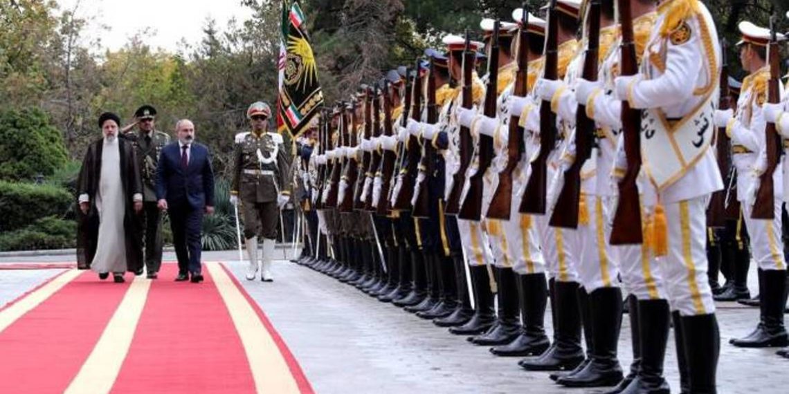 В Тегеране начались переговоры премьер-министра Армении и президента Ирана