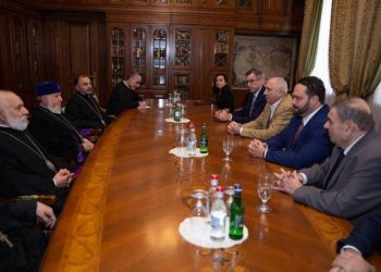 Депутаты Европарламента готовы поддержать в вопросе сдерживания амбиций Баку: Католикос принял депутатов ЕП