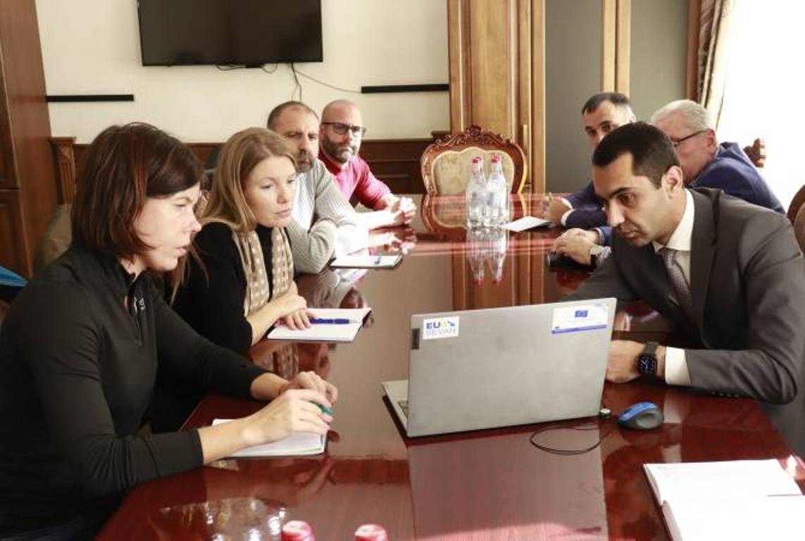 Губернатор Гегаркуникской области представил наблюдателям ЕС последствия агрессии Азербайджана