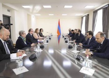 Министр ИД Армении принял руководителя миссии наблюдательных возможностей ЕС в Армении