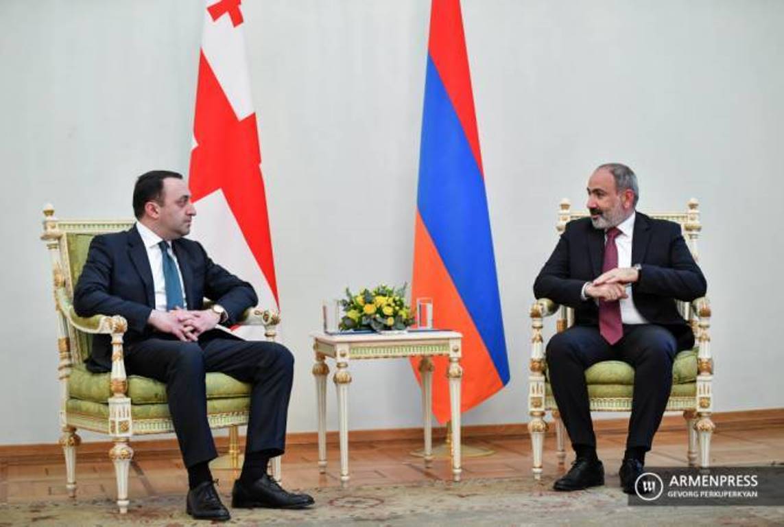 Премьер-министр передал грузинскому коллеге информацию о результатах встречи лидеров Армении, РФ и Азербайджана