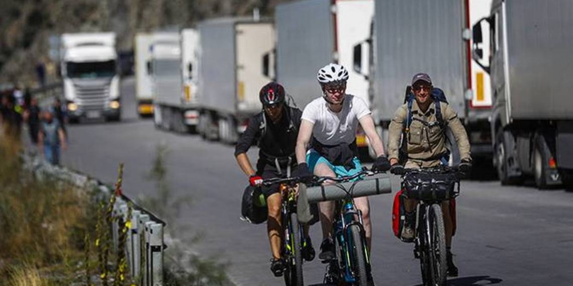 На КПП Верхний Ларс появились новые возможности для увеличения пропускной способности: Гнел Саносян