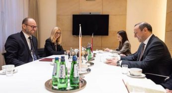 Секретарь Совбеза Армении встретился с заместителем госсекретаря Польши